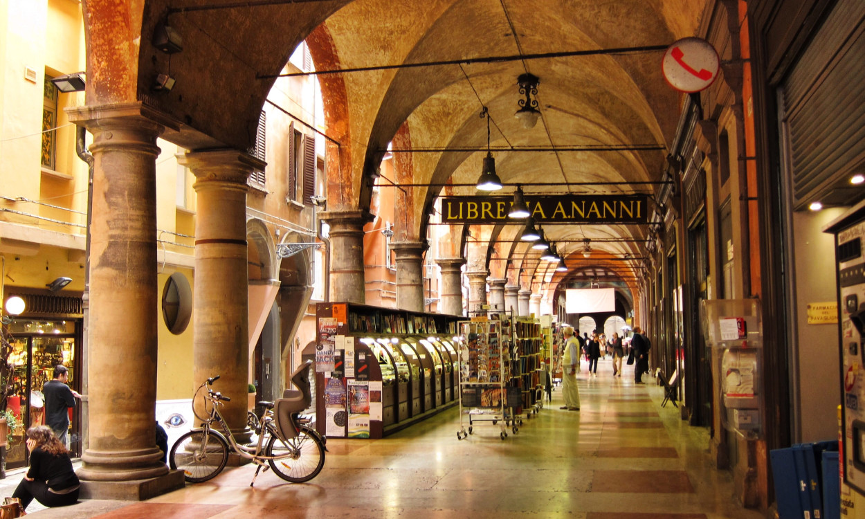 Bologna porticos bookstore