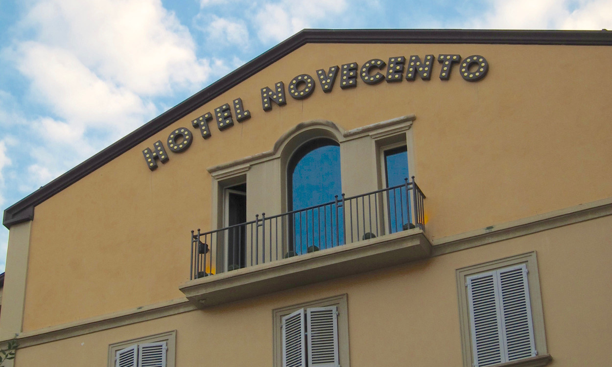 Art Hotel Novecento entrance