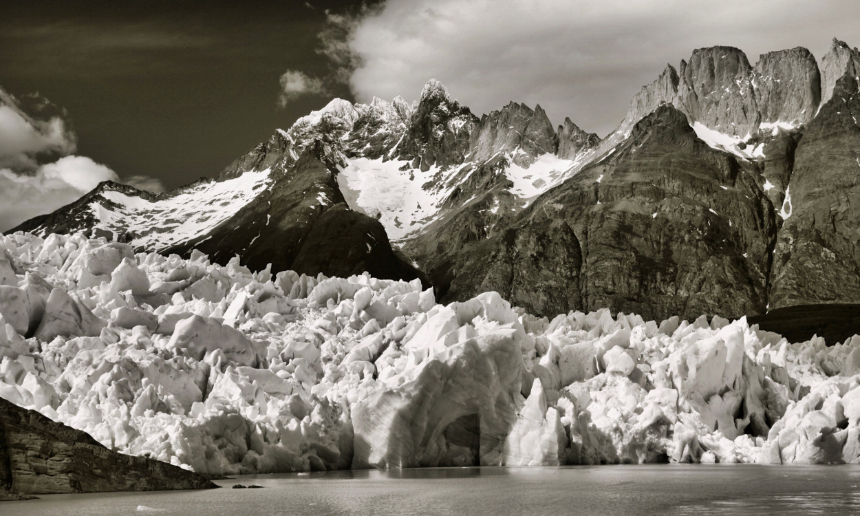 Torres del Paine Grey's Glacier mountains