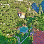 Chateau de Riell pool wide view