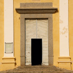 Sant'Antonino church door