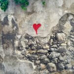 Porto graffiti heart