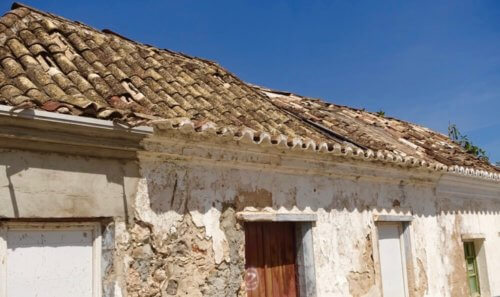 Tavira old house roof