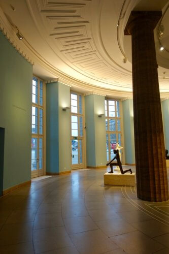 Kunsthalle Hamburg curved gallery