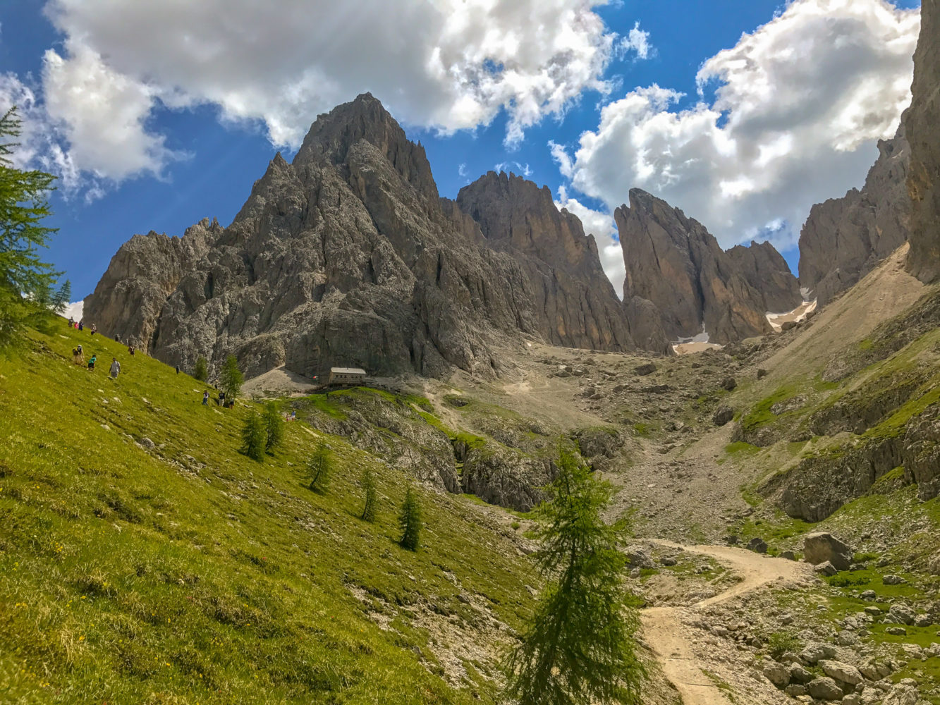 Family hike to the Pieralongia mountain pasture