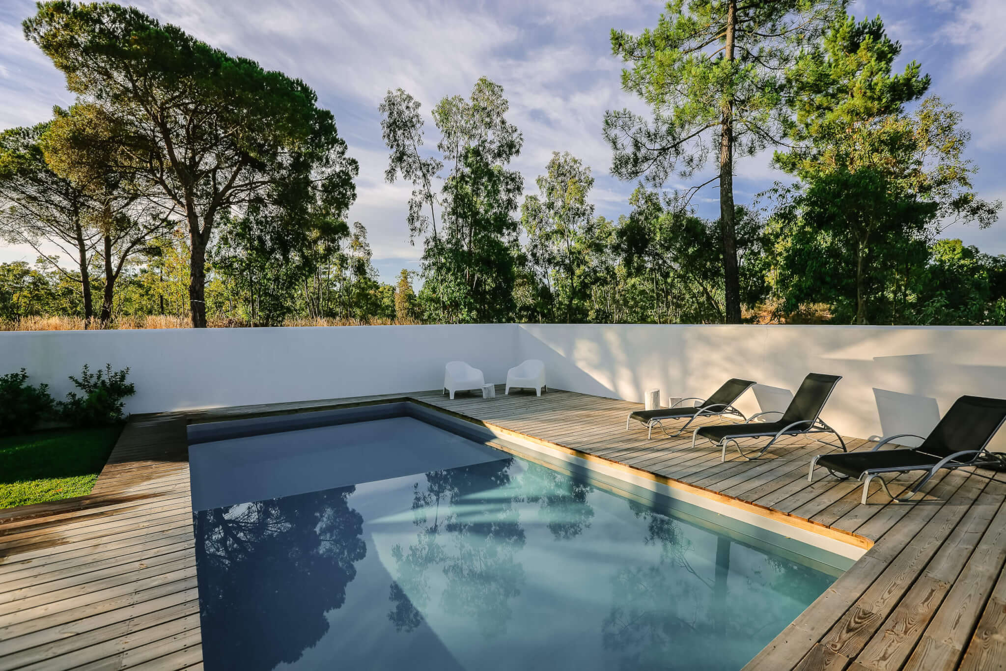 Brejos Villa Comporta pool in morning
