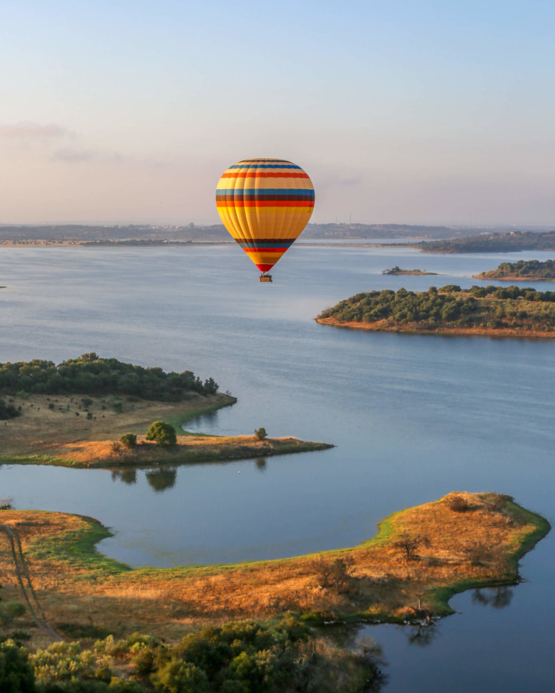 Ballooning over Alqueva reservoir