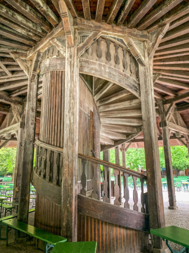 Englischer Garten wooden staircase